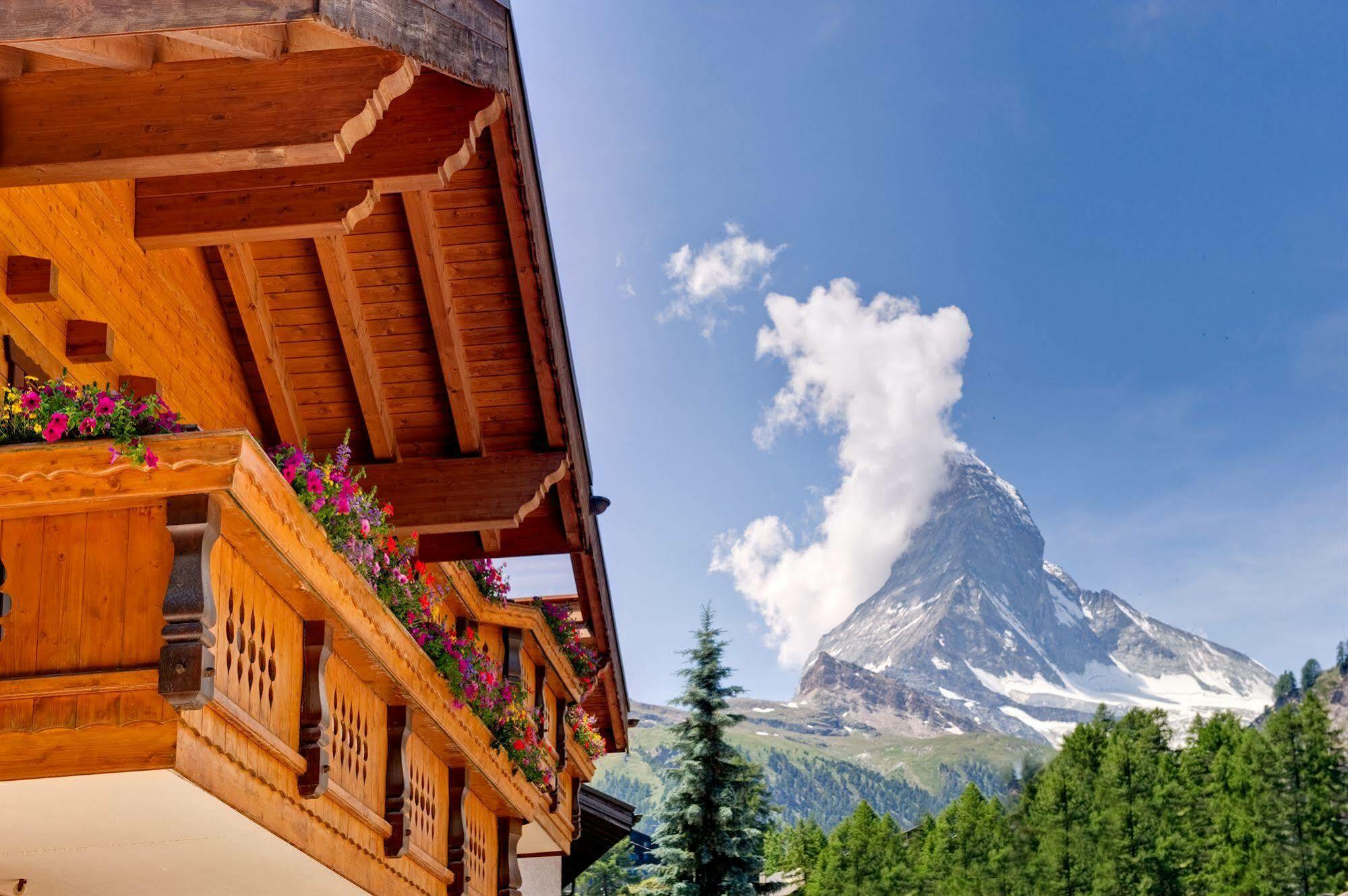 Jagerhof Serviced Apartements Zermatt Exterior photo